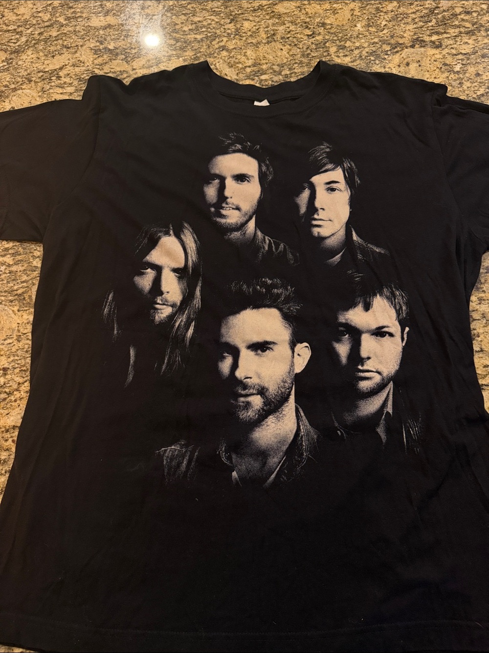 2010 Maroon 5 band tee men’s size large